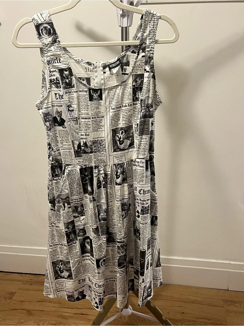 Retrolicious Cat Newspaper Print Sleeveless Dress Black White size M POCKETS - Picture 1 of 7